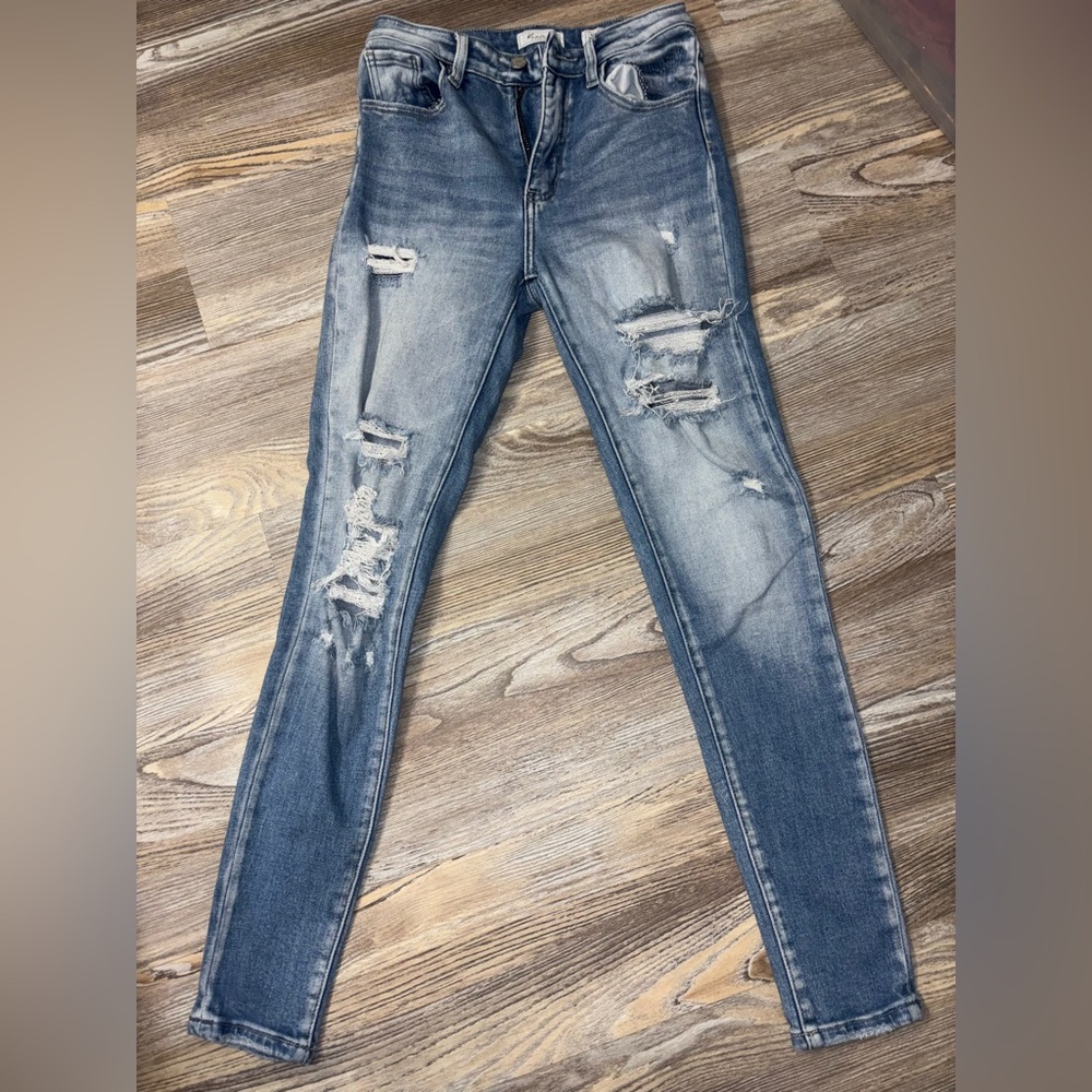 Kancan distressed skinny jeans 
Kurvy